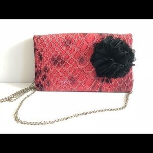 𝅺white House Black Market pink wallet